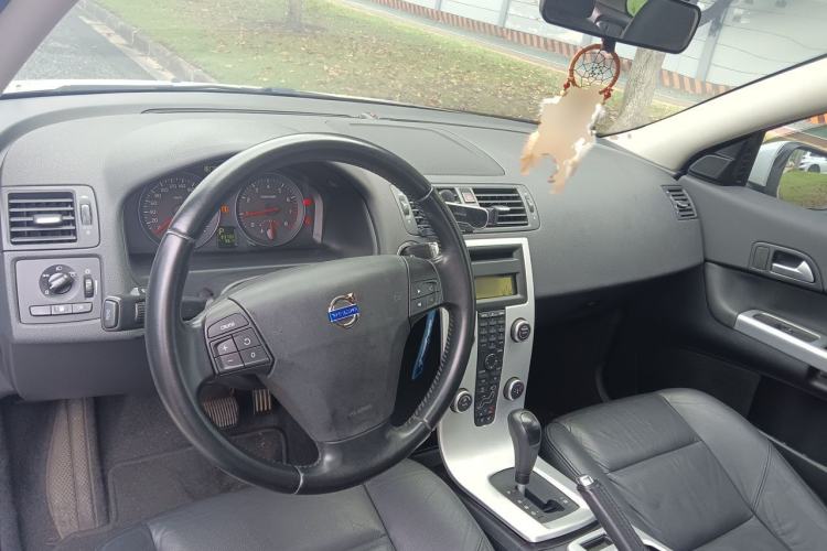 Used Volvo C30 2012 2.0L Aktiv Dynamic Package Edition Center Console