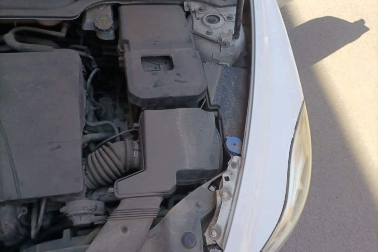 Used Volvo C30 2012 2.0L Aktiv Engine Bay Left