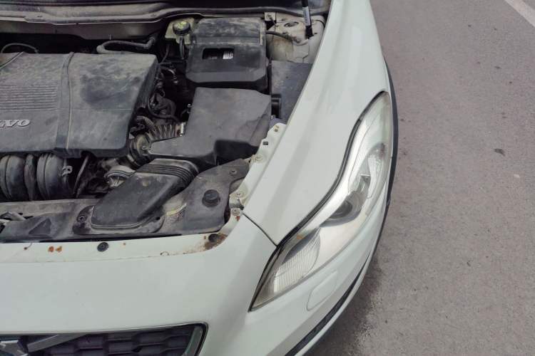 Used Volvo C30 2012 2.0L Aktiv Dynamic Package Edition Engine Bay Left
