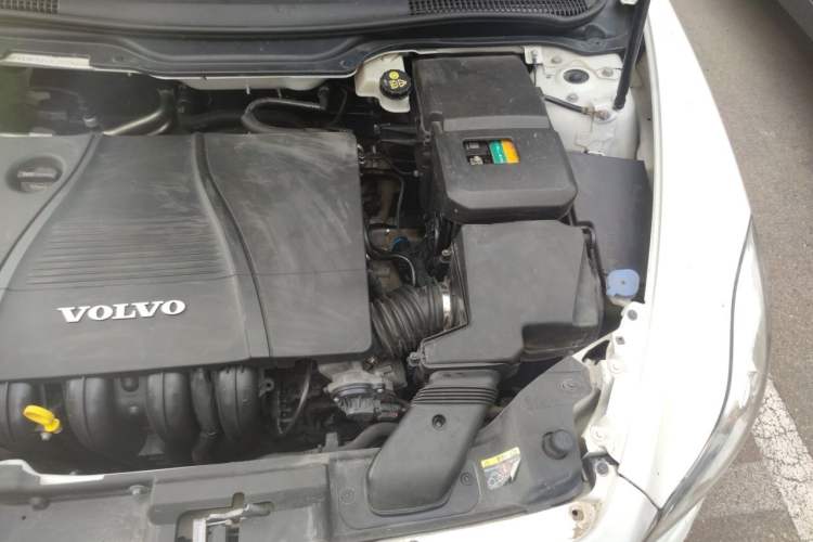Used Volvo C30 2012 2.0L Aktiv Dynamic Package Edition Engine Bay Left