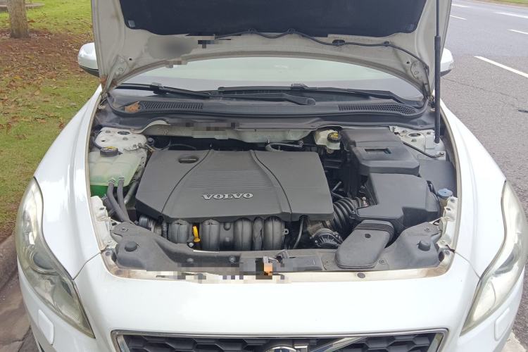 Used Volvo C30 2012 2.0L Aktiv Dynamic Package Edition Engine Bay