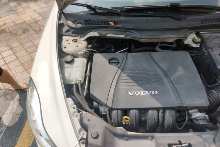 Used Volvo C30 2012 2.0L Aktiv Dynamic Package Edition Engine Bay Right
