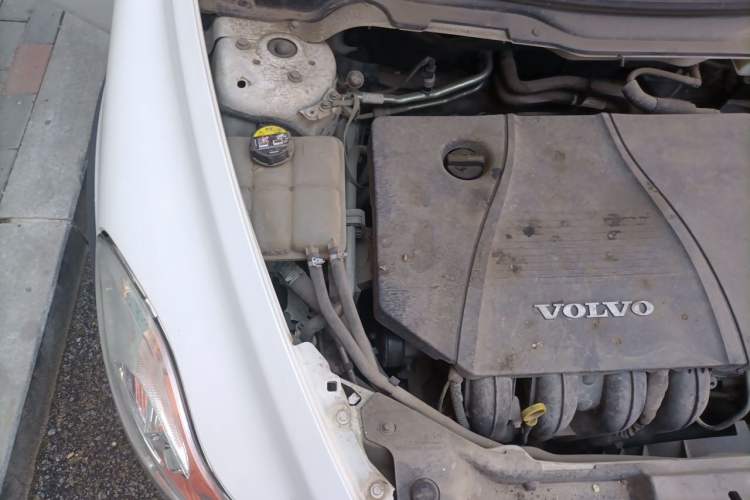 Used Volvo C30 2012 2.0L Aktiv Engine Bay Right