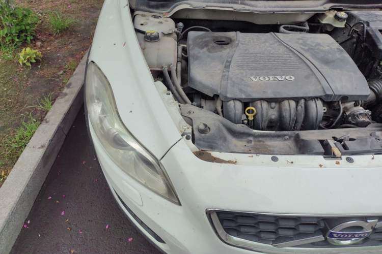 Used Volvo C30 2012 2.0L Aktiv Dynamic Package Edition Engine Bay Right