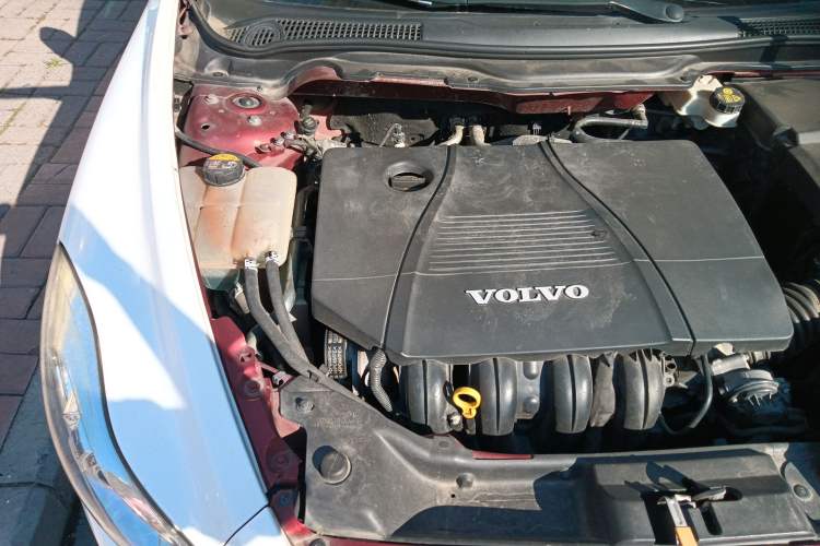Used Volvo C30 2012 2.0L Aktiv Dynamic Package Edition Engine Bay Right
