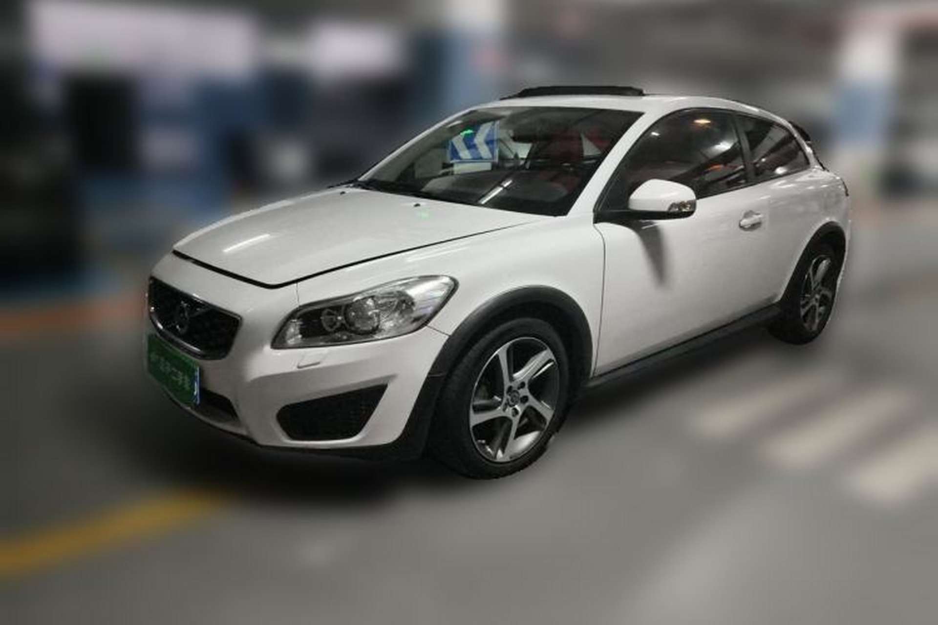 Used Volvo C30 2012 2.0L Aktiv Dynamic Package Edition Front Left 45 Deg
