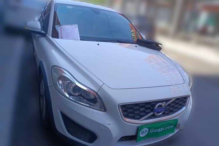 Used Volvo C30 2012 2.0L Aktiv Front Right 45 Deg
