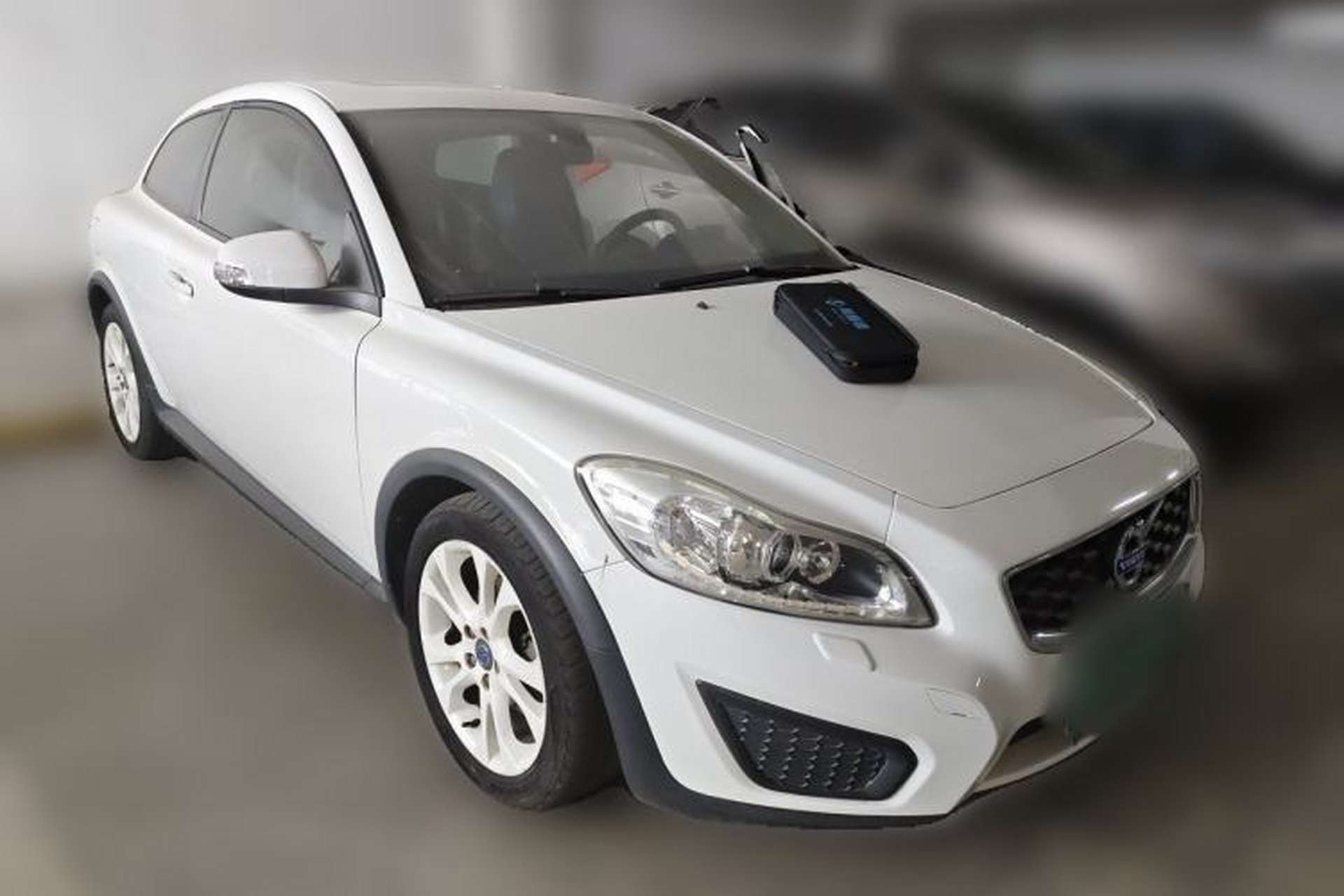 Used Volvo C30 2012 2.0L Aktiv Dynamic Package Edition Front Right 45 Deg