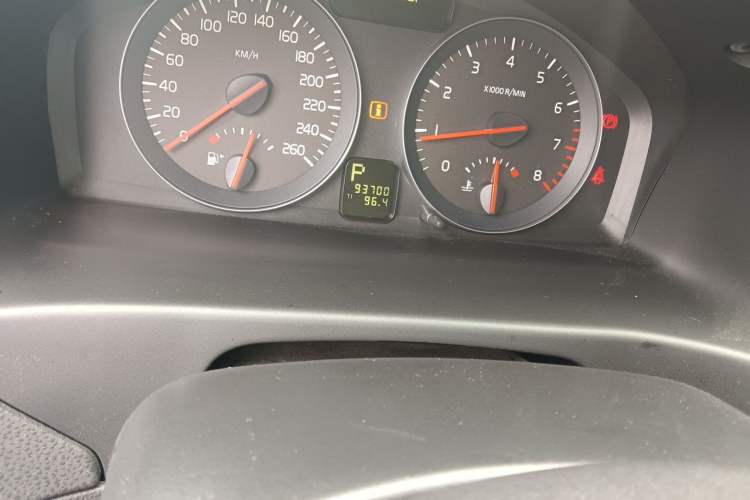 Used Volvo C30 2012 2.0L Aktiv Dynamic Package Edition Odometer Close Up