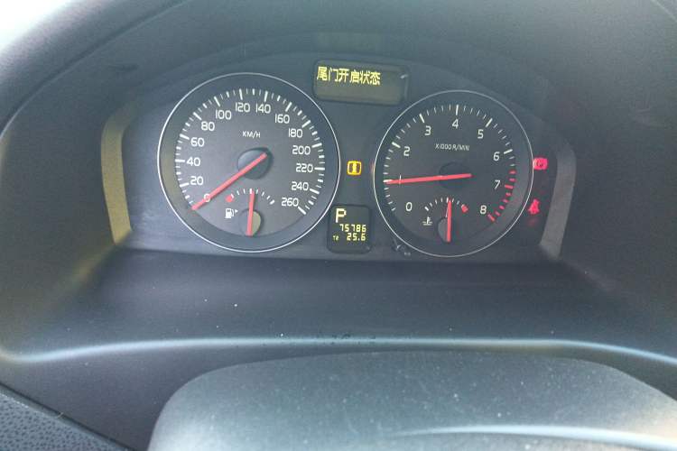 Used Volvo C30 2012 2.0L Aktiv Dynamic Package Edition Odometer Close Up