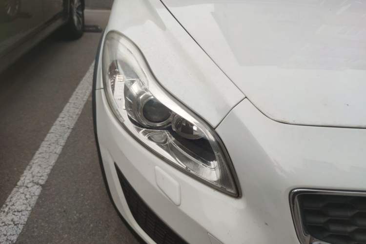 Used Volvo C30 2012 2.0L Aktiv Dynamic Package Edition Right Front Headlight