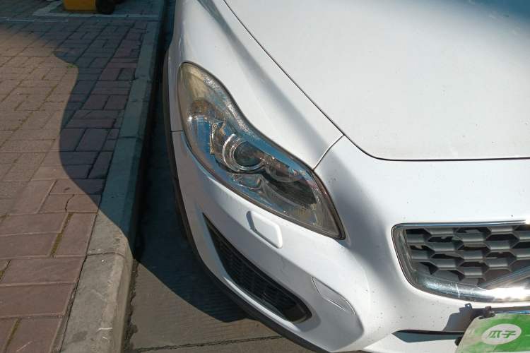 Used Volvo C30 2012 2.0L Aktiv Dynamic Package Edition Right Front Headlight