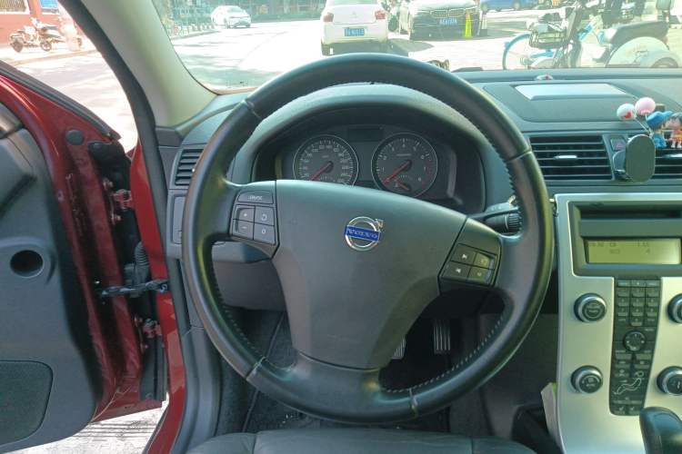 Used Volvo C30 2012 2.0L Aktiv Dynamic Package Edition Steering Wheel