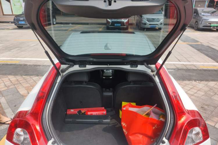 Used Volvo C30 2012 2.0L Aktiv Dynamic Package Edition Trunk