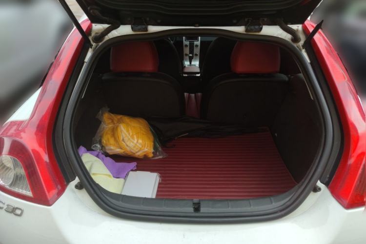 Used Volvo C30 2012 2.0L Aktiv Dynamic Package Edition Trunk