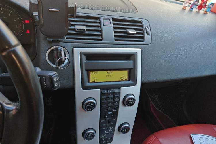 Used Volvo C30 2012 2.0L Aktiv Dynamic Package Edition Audio And AC Panel