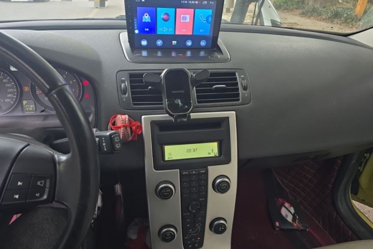 Used Volvo C30 2012 2.0L Aktiv Dynamic Package Edition Audio And AC Panel