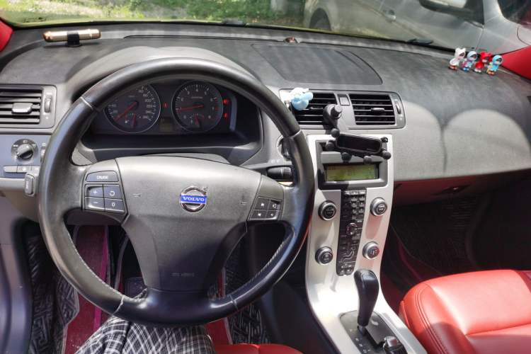 Used Volvo C30 2012 2.0L Aktiv Dynamic Package Edition Center Console
