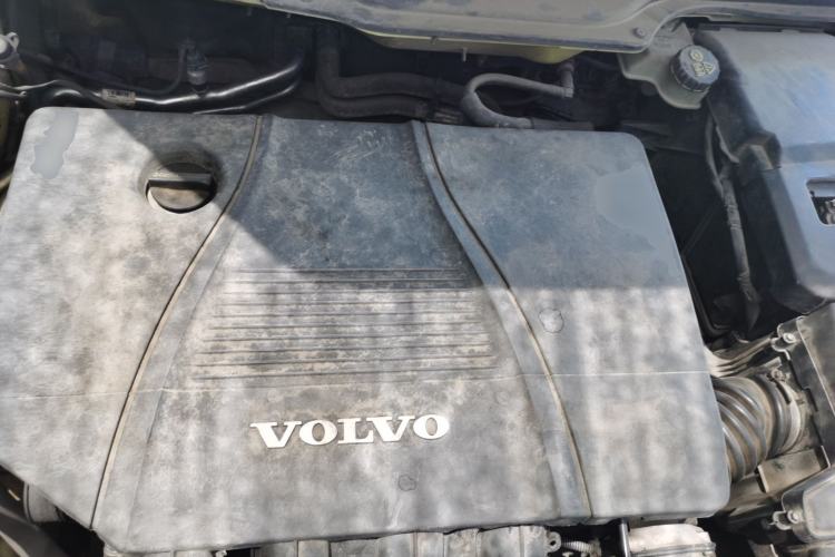 Used Volvo C30 2012 2.0L Aktiv Dynamic Package Edition Engine Bay