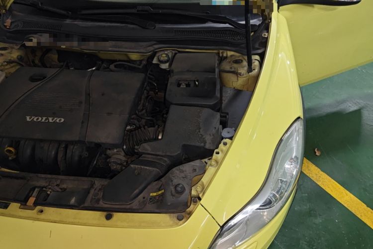 Used Volvo C30 2012 2.0L Aktiv Dynamic Package Edition Engine Bay Left