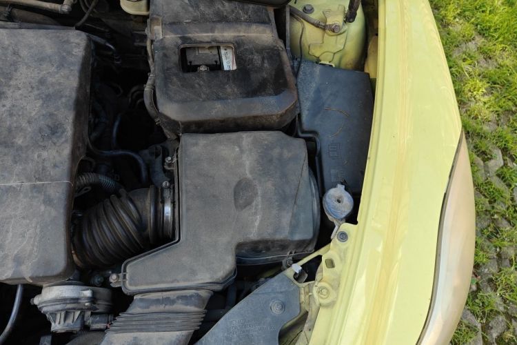 Used Volvo C30 2012 2.0L Aktiv Dynamic Package Edition Engine Bay Left