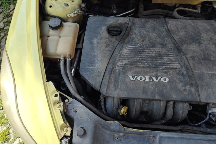 Used Volvo C30 2012 2.0L Aktiv Dynamic Package Edition Engine Bay Right