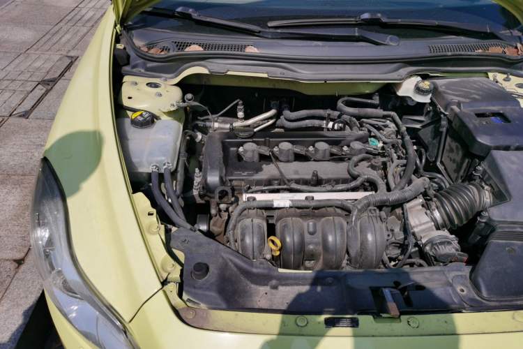 Used Volvo C30 2012 2.0L Aktiv Dynamic Package Edition Engine Bay Right