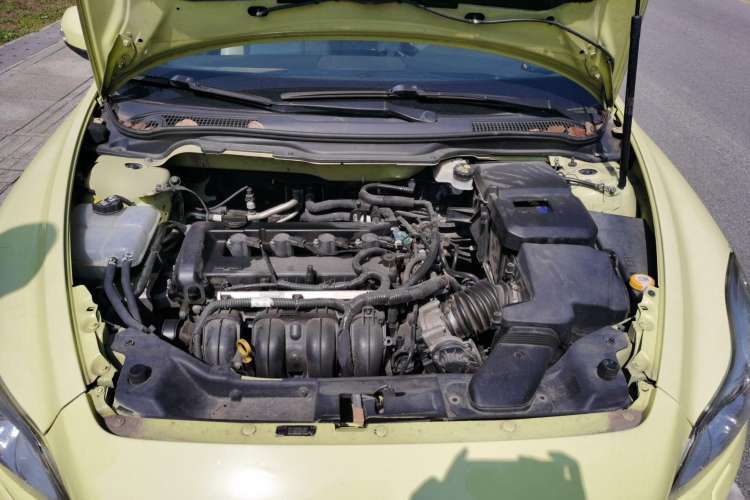 Used Volvo C30 2012 2.0L Aktiv Dynamic Package Edition Engine Bay