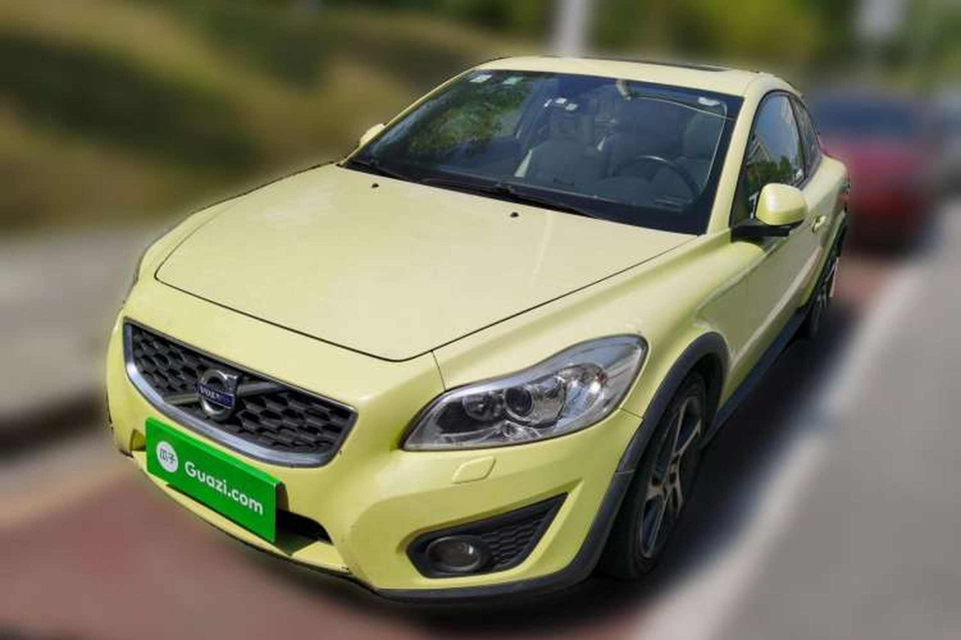 Used Volvo C30 2012 2.0L Aktiv Dynamic Package Edition Front Left 45 Deg