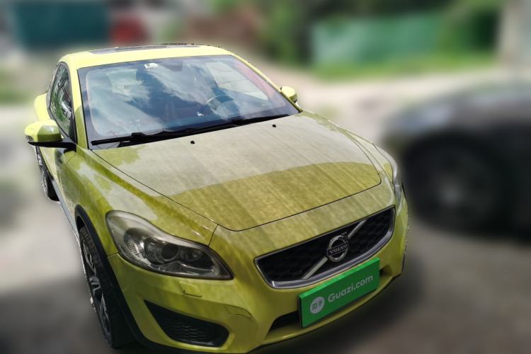 Used Volvo C30 2012 2.0L Aktiv Dynamic Package Edition Front Right 45 Deg