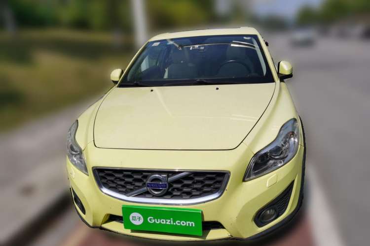 Used Volvo C30 2012 2.0L Aktiv Dynamic Package Edition Front