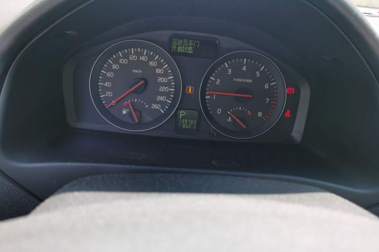Used Volvo C30 2012 2.0L Aktiv Dynamic Package Edition Odometer Close Up