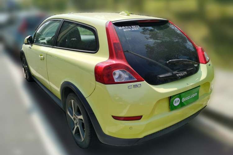 Used Volvo C30 2012 2.0L Aktiv Dynamic Package Edition Rear Left 45 Deg