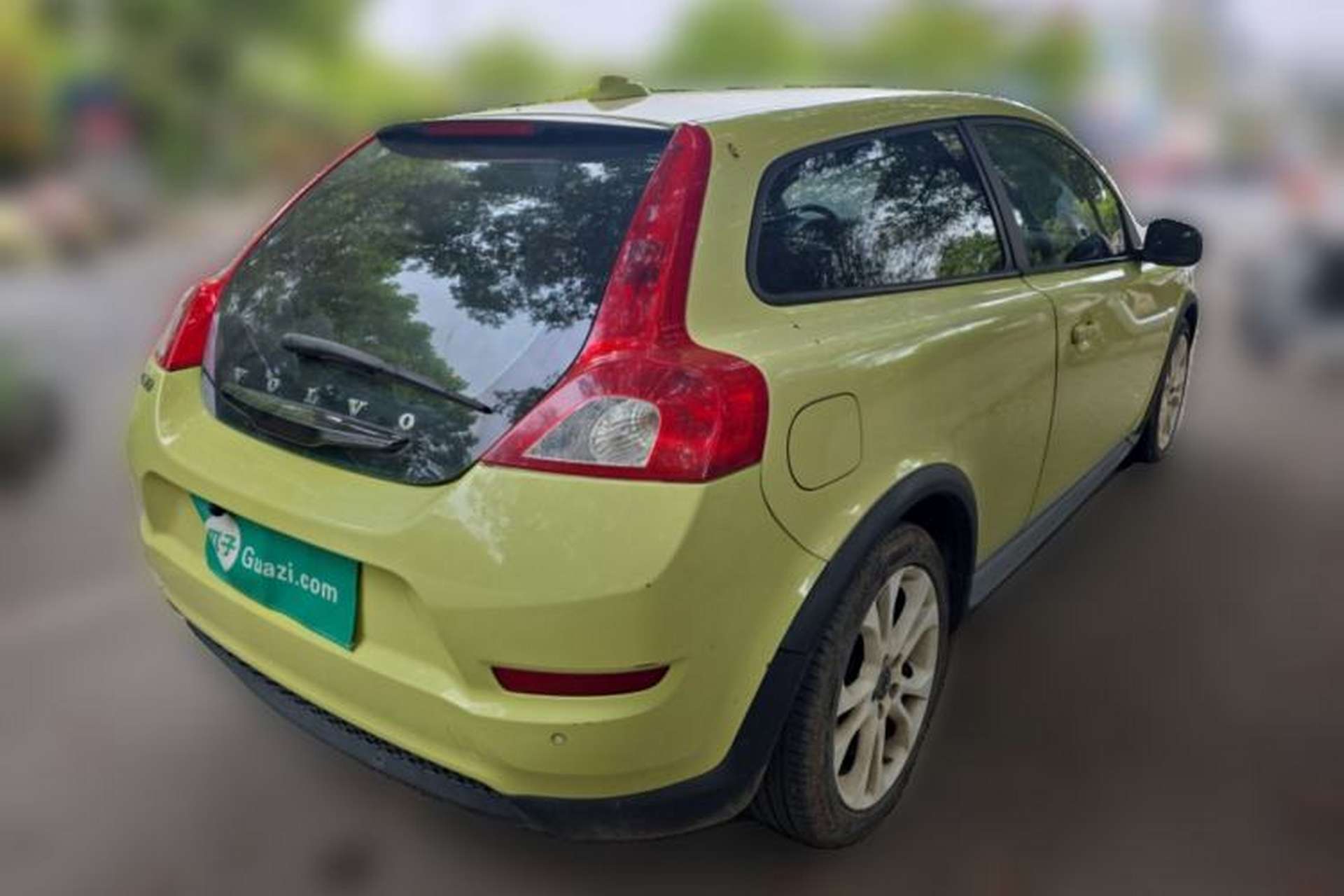 Used Volvo C30 2012 2.0L Aktiv Dynamic Package Edition Rear Right 45 Deg