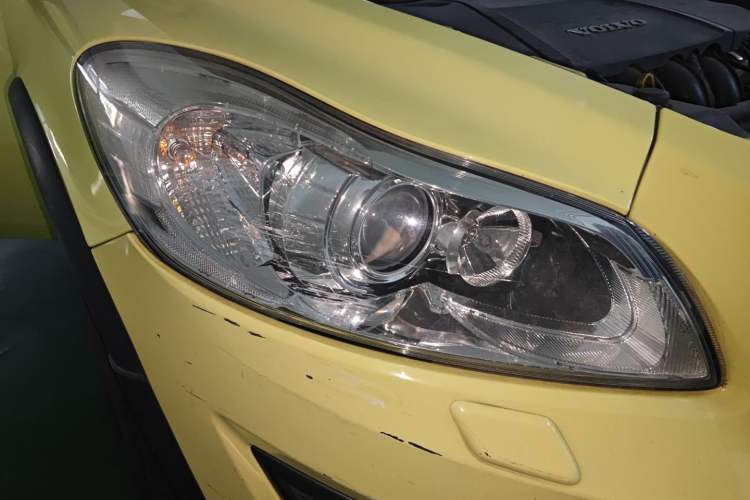 Used Volvo C30 2012 2.0L Aktiv Dynamic Package Edition Right Front Headlight
