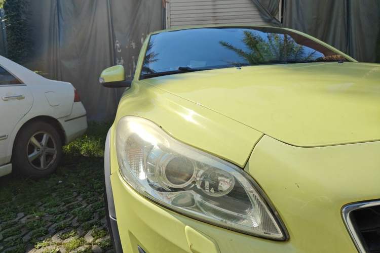 Used Volvo C30 2012 2.0L Aktiv Dynamic Package Edition Right Front Headlight