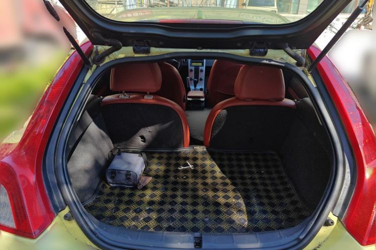 Used Volvo C30 2012 2.0L Aktiv Dynamic Package Edition Trunk