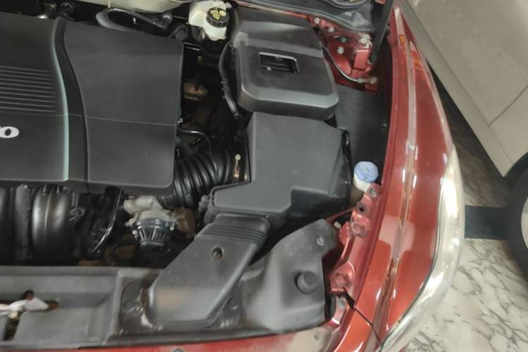 Used Volvo C30 2013 2.0L Xuan Dong Edition Engine Bay Left