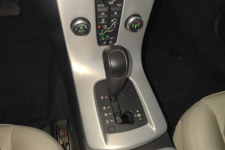 Used Volvo C30 2013 2.0L Xuan Dong Edition Gear Lever