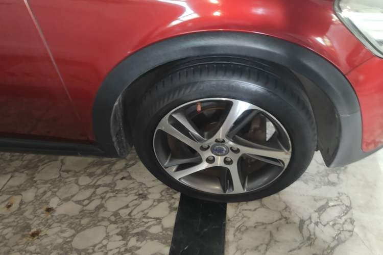 Used Volvo C30 2013 2.0L Xuan Dong Edition Right Front Wheel Hub