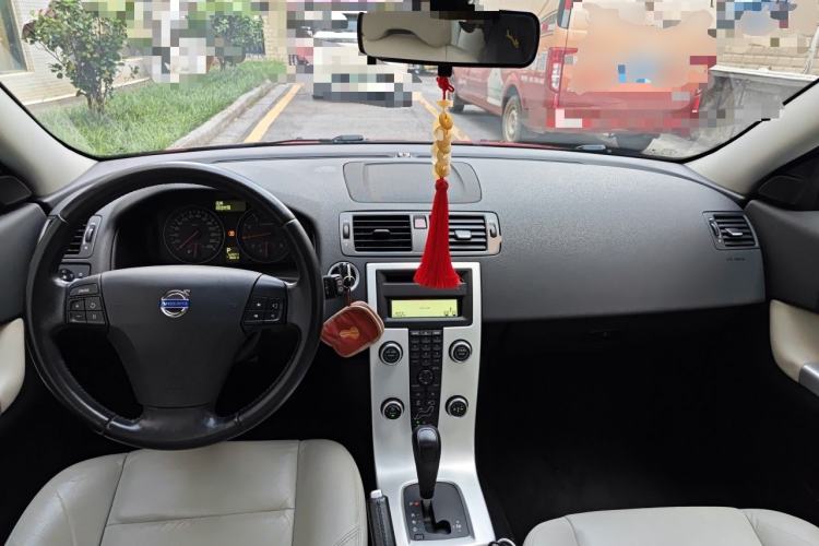 Used Volvo C30 2013 2.0L Xuan Dong Edition Center Console