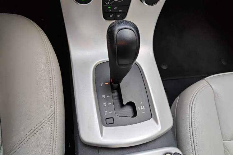 Used Volvo C30 2013 2.0L Xuan Dong Edition Gear Lever