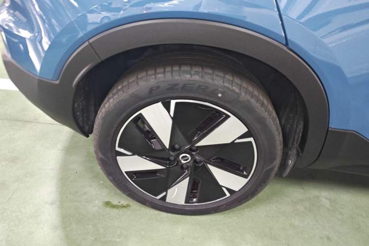Used Volvo C40 2024 Long-Range Version Exterior 8