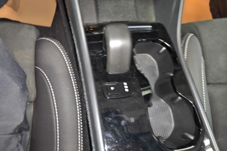 Used Volvo C40 2024 Long-Range Version Gear Lever