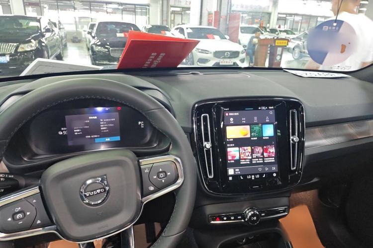 Used Volvo C40 2024 Long-Range Version Interior 2