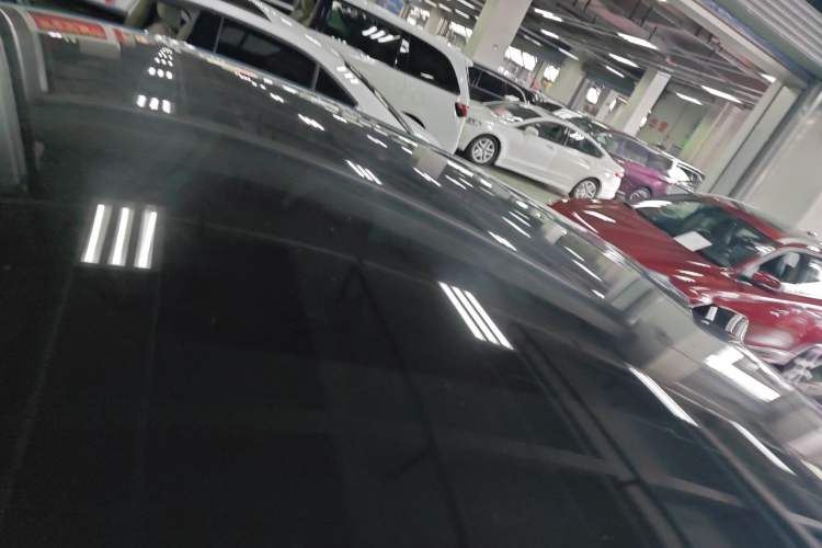 Used Volvo C40 2024 Long-Range Version Roof