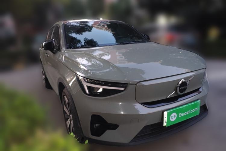Used Volvo C40 2022 Long-Range PRO Version Front Right 45 Deg