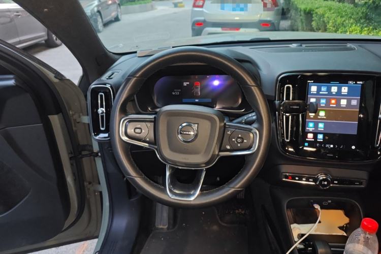 Used Volvo C40 2022 Long-Range PRO Version Steering Wheel