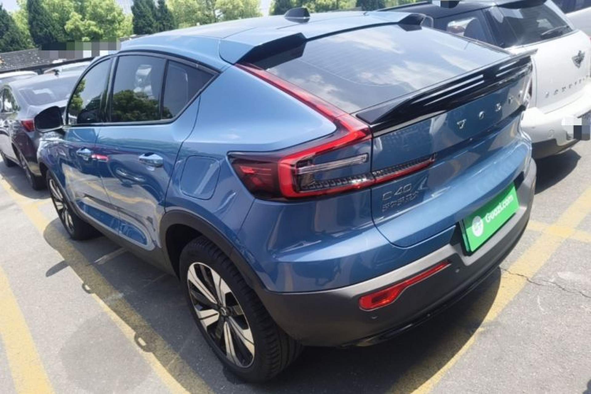 Used Volvo C40 2022 Long-Range Version Exterior 2