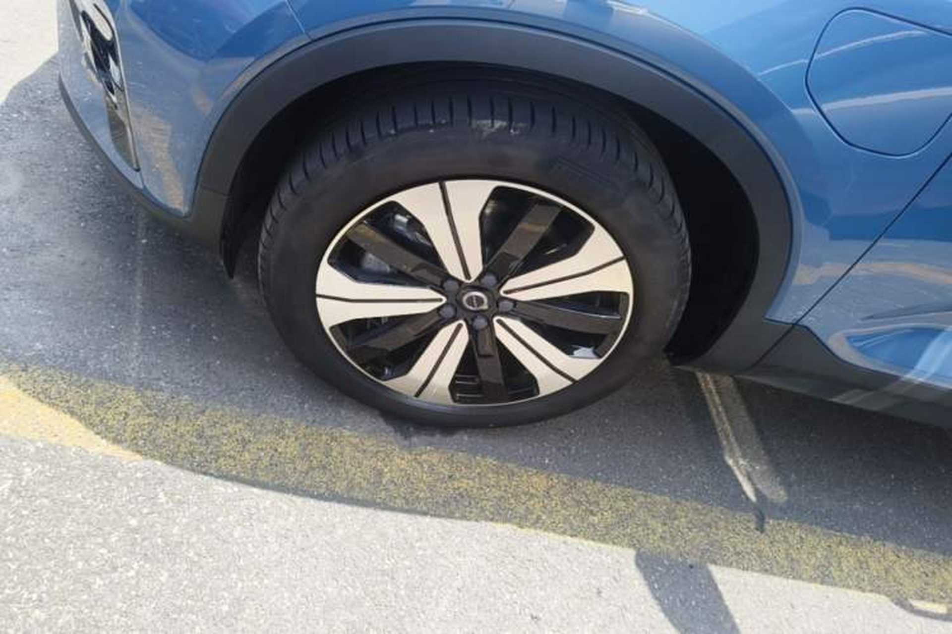 Used Volvo C40 2022 Long-Range Version Exterior 4